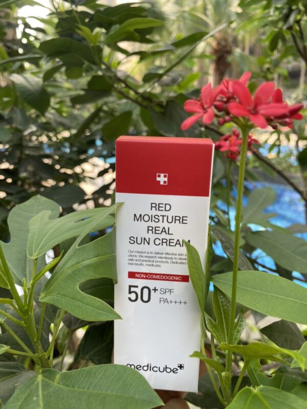 Medicube Red moisture real sun cream 7